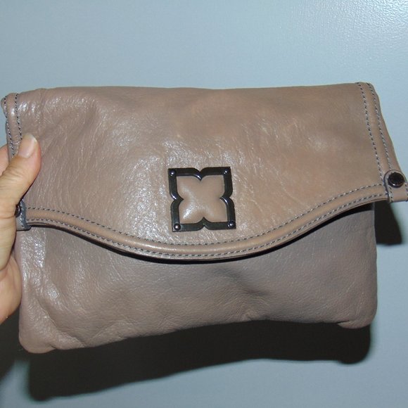 BCBG Max Azria Womens Genuine Leather Envelope Clutch Purse Mauve Lavender - Picture 1 of 11